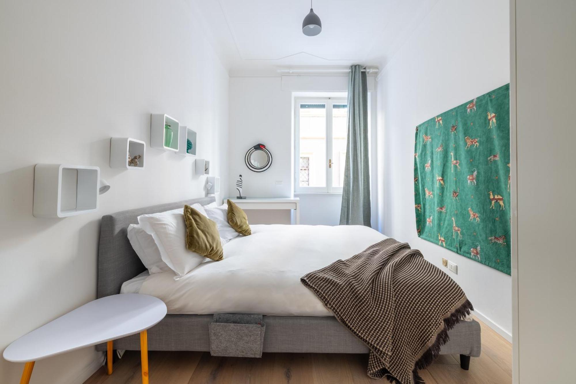 Urban Chic 2 Bedroom Vatican Escape Rom